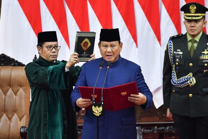 
					Pelantikan Prabowo Subianto dan Gibran Rakabuming Raka sebagai Presiden dan Wakil Presiden RI 2024-2029