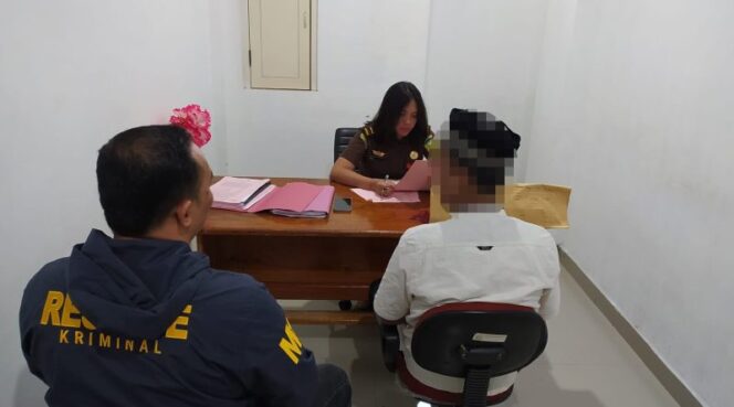 
					Polres Banggai Tahap II Tersangka Kasus Cabul Terhadap Dua Anak Dibawah Umur