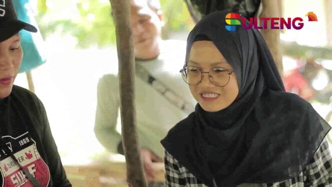 
					AYAM PEVO MAKANAN KHAS DESA LAWUA